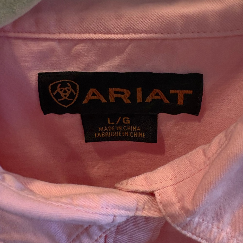 Vintage women’s Ariat Light Pink Button-Up Shirt